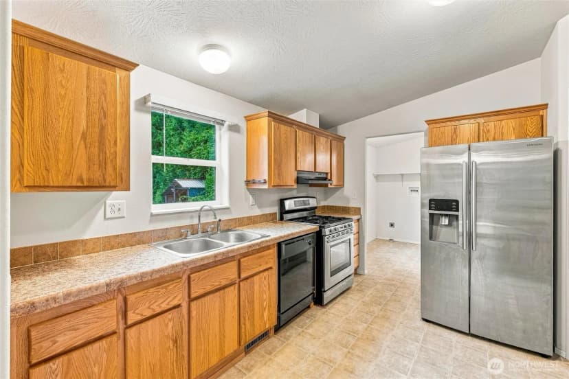 Property photo for 46489 Baker Loop Road, Concrete photo 10