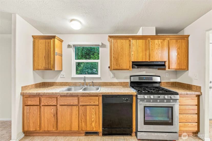 Property photo for 46489 Baker Loop Road, Concrete photo 8