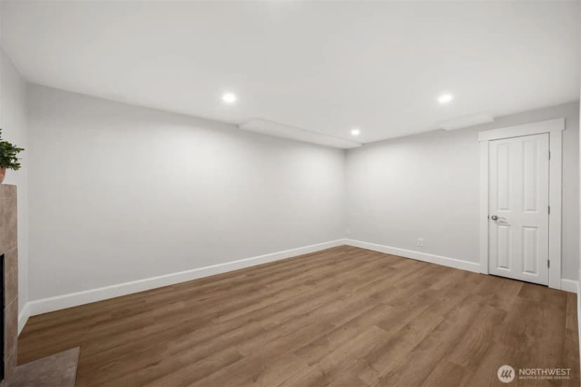 Property photo for 6325 42nd Avenue Sw, Seattle photo 23