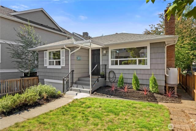Property photo for 6325 42nd Avenue Sw, Seattle photo 4