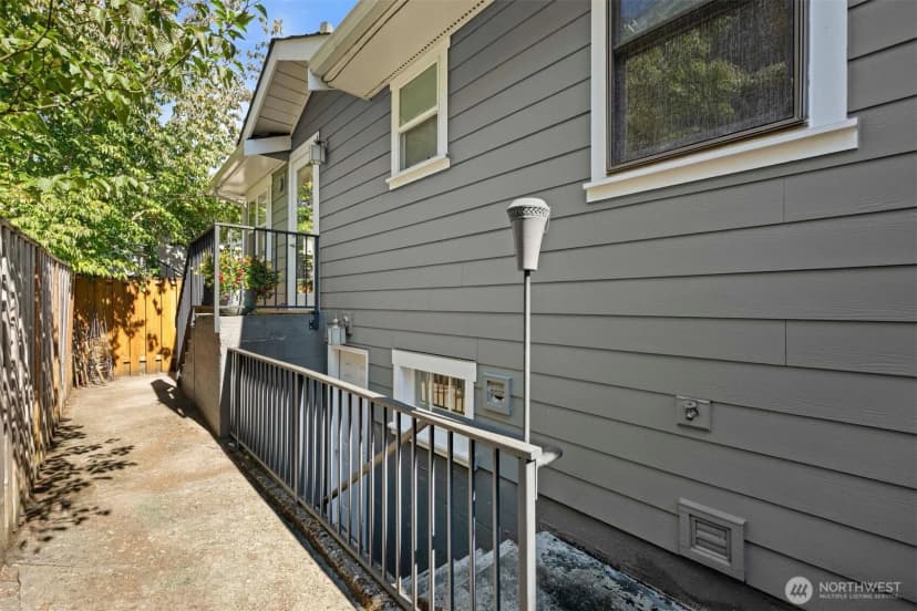 Property photo for 6325 42nd Avenue Sw, Seattle photo 27