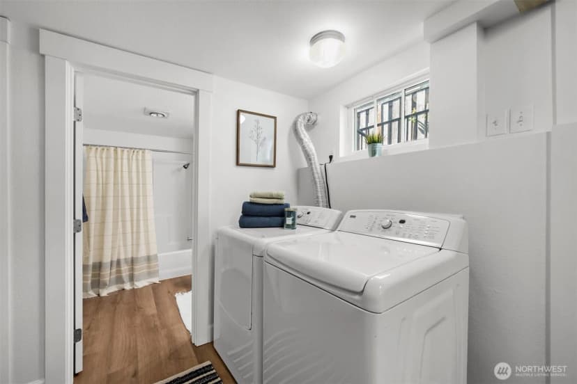 Property photo for 6325 42nd Avenue Sw, Seattle photo 25