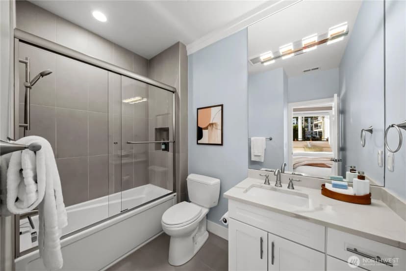 Property photo for 3410 W Mercer Way, Mercer Island photo 32
