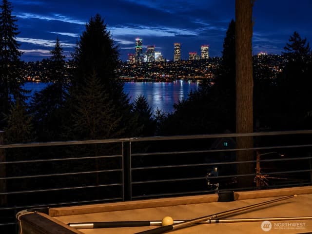 Property photo for 3410 W Mercer Way, Mercer Island photo 2