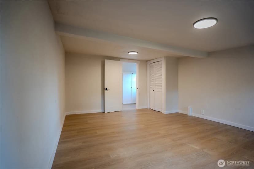 Property photo for 909 Fir Street Ne, Olympia photo 12