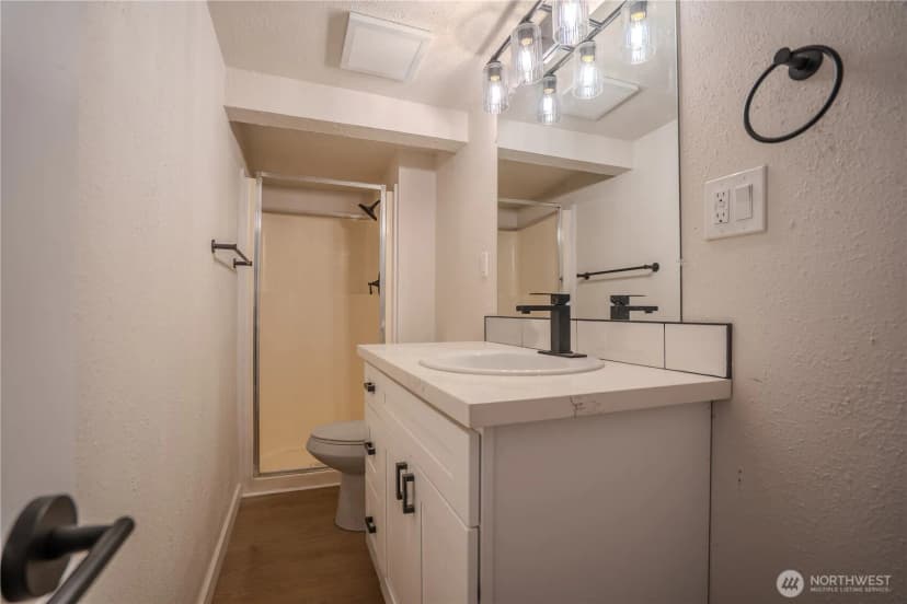 Property photo for 909 Fir Street Ne, Olympia photo 13