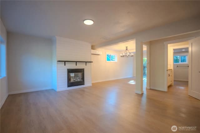 Property photo for 909 Fir Street Ne, Olympia photo 3