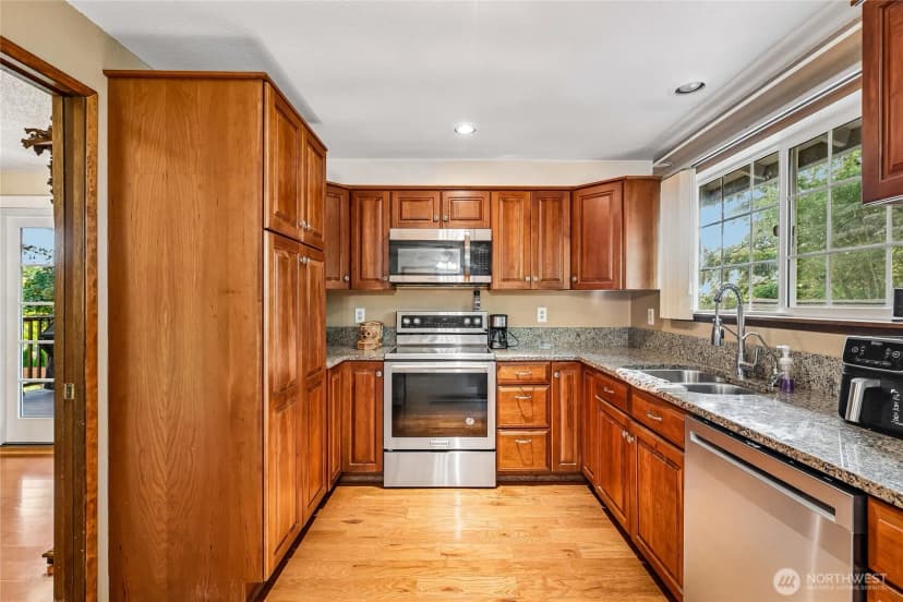 Property photo for 8621 Vistarama Avenue, Everett photo 10