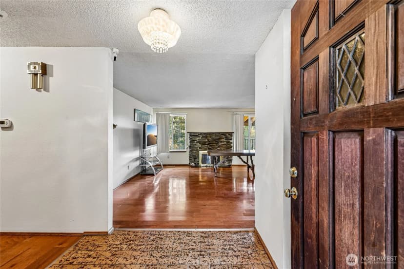 Property photo for 8621 Vistarama Avenue, Everett photo 4