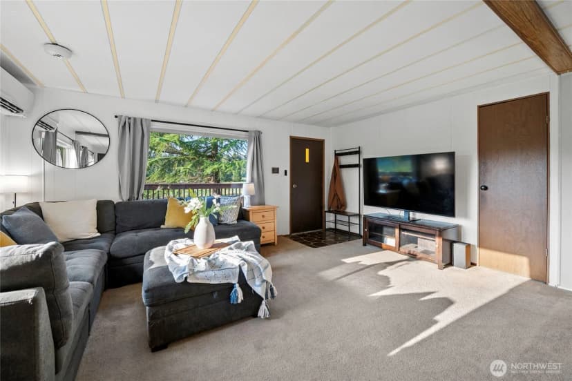 Property photo for 1494 Van Wyck Road, Bellingham photo 5