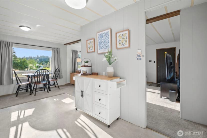 Property photo for 1494 Van Wyck Road, Bellingham photo 8
