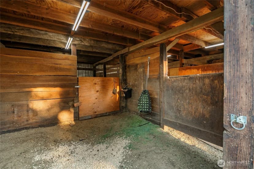Property photo for 1494 Van Wyck Road, Bellingham photo 27