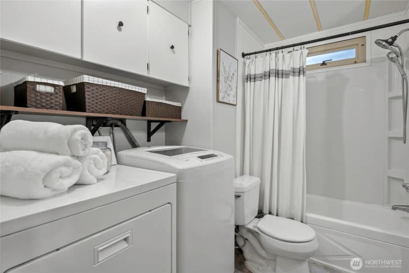 Property photo for 1494 Van Wyck Road, Bellingham photo 18