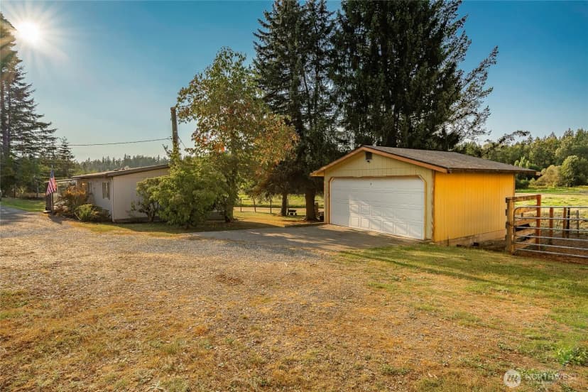Property photo for 1494 Van Wyck Road, Bellingham photo 21