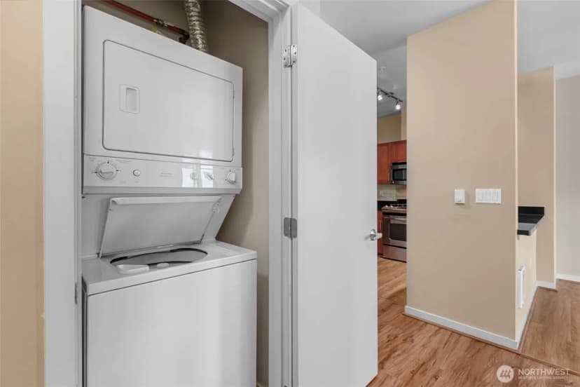 Property photo for 15100 6th Avenue Sw #518, Burien photo 17