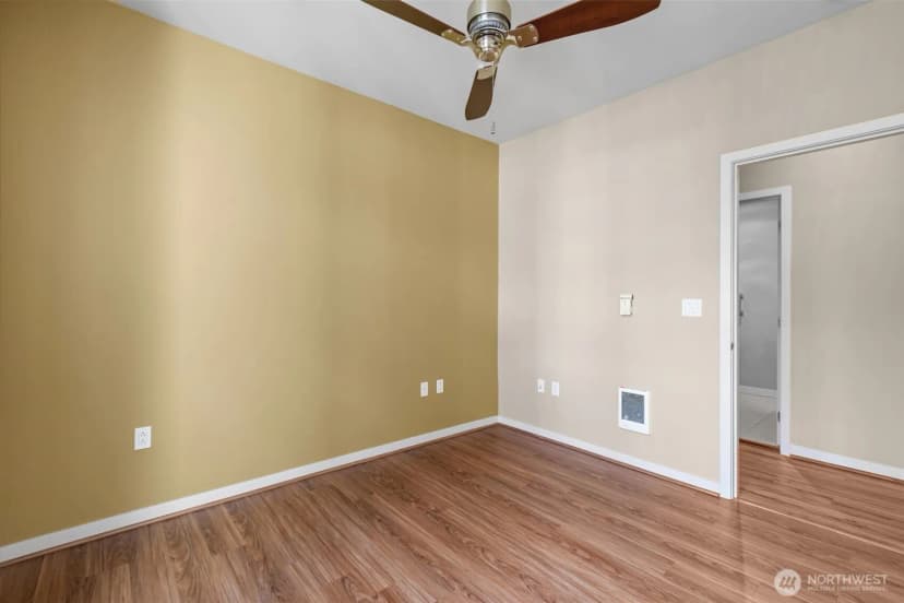 Property photo for 15100 6th Avenue Sw #518, Burien photo 12