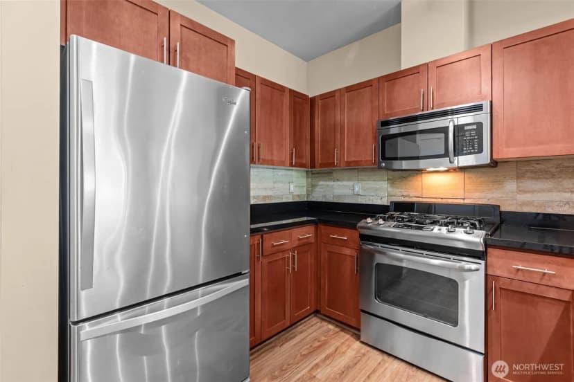 Property photo for 15100 6th Avenue Sw #518, Burien photo 7