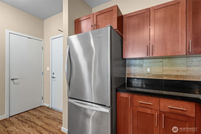 Property photo for 15100 6th Avenue Sw #518, Burien photo 10