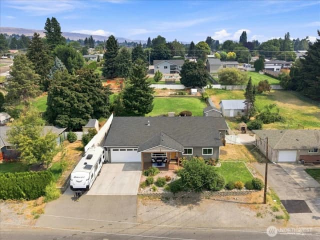 Property photo for 471 N Iowa Avenue, East Wenatchee photo 2