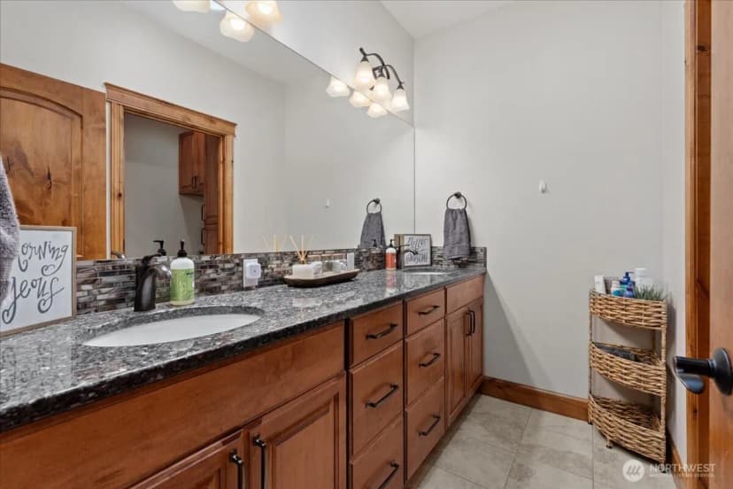 Property photo for 471 N Iowa Avenue, East Wenatchee photo 27