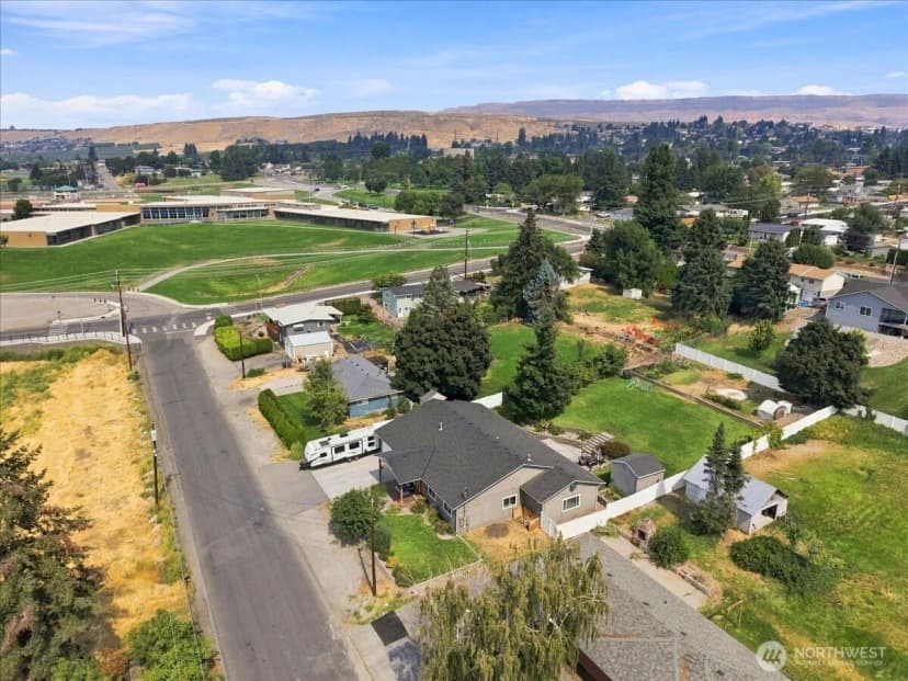 Property photo for 471 N Iowa Avenue, East Wenatchee photo 38