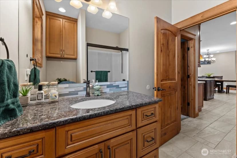 Property photo for 471 N Iowa Avenue, East Wenatchee photo 23