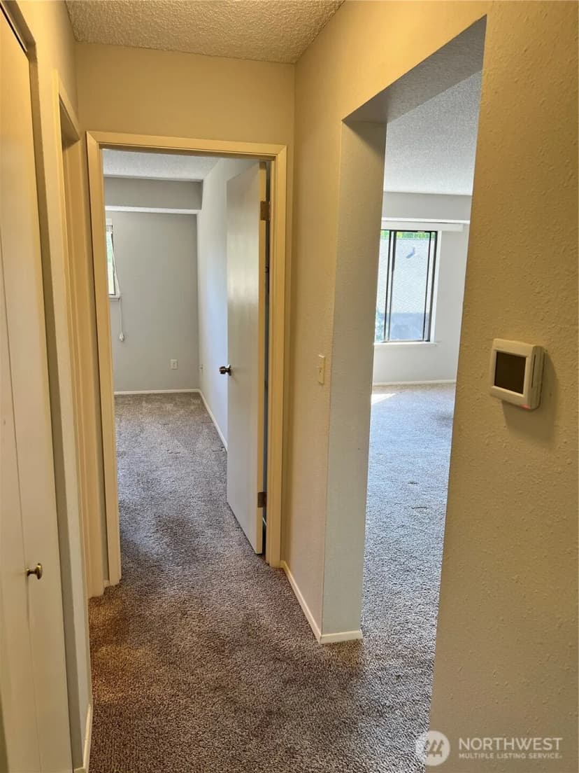 Property photo for 10628 Glen Acres Dr S, Seattle photo 15