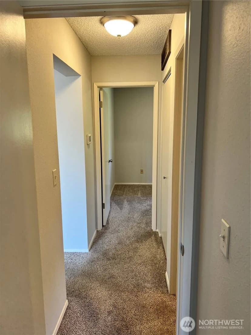 Property photo for 10628 Glen Acres Dr S, Seattle photo 19
