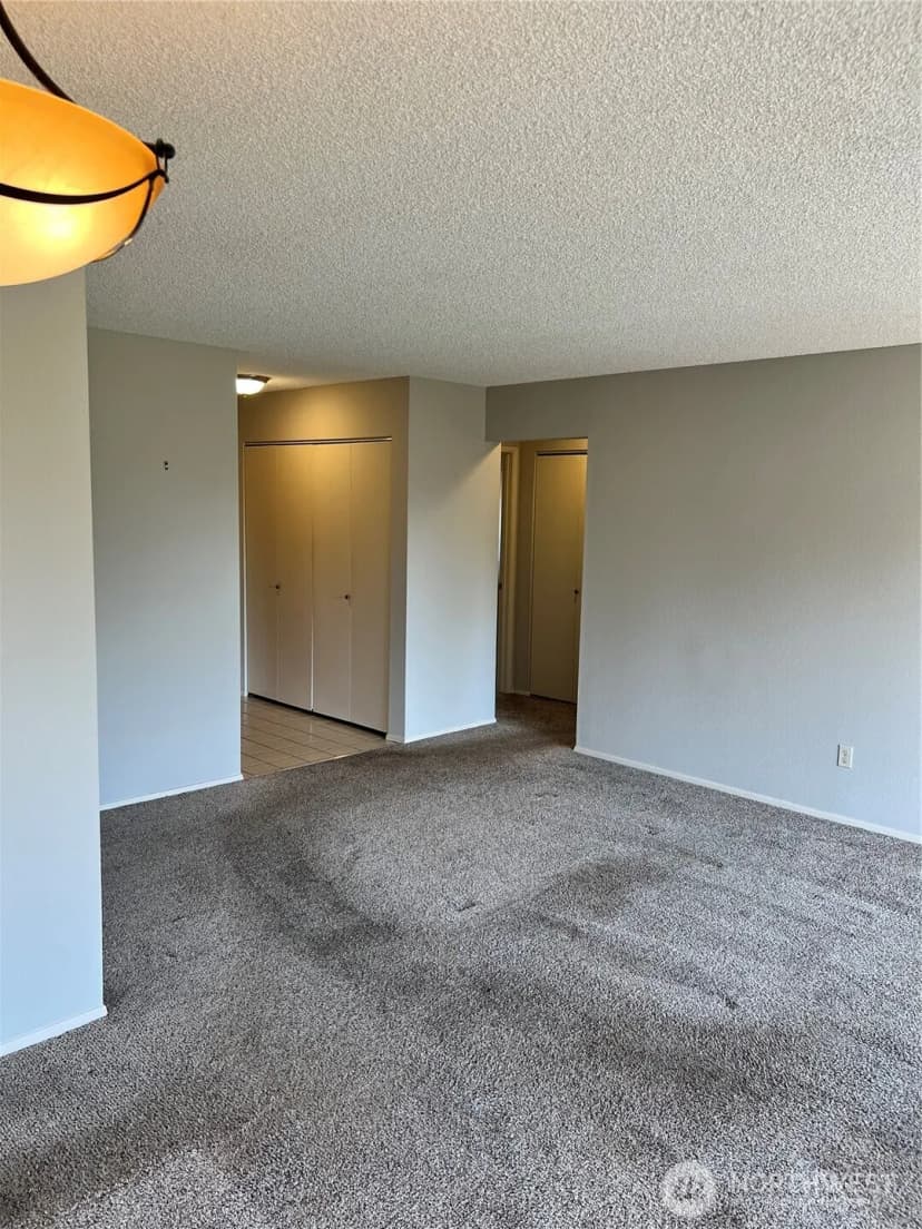 Property photo for 10628 Glen Acres Dr S, Seattle photo 13