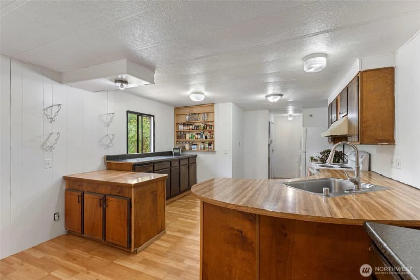 Property photo for 650 W Griffiths Lane, Seabeck photo 13
