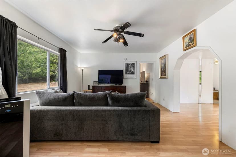 Property photo for 650 W Griffiths Lane, Seabeck photo 8