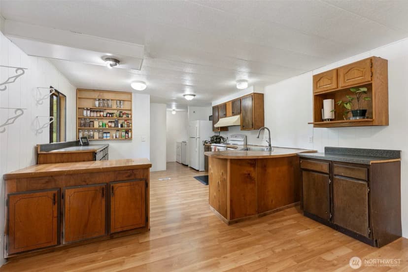 Property photo for 650 W Griffiths Lane, Seabeck photo 12