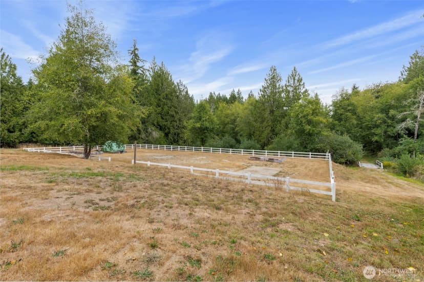 Property photo for 650 W Griffiths Lane, Seabeck photo 32