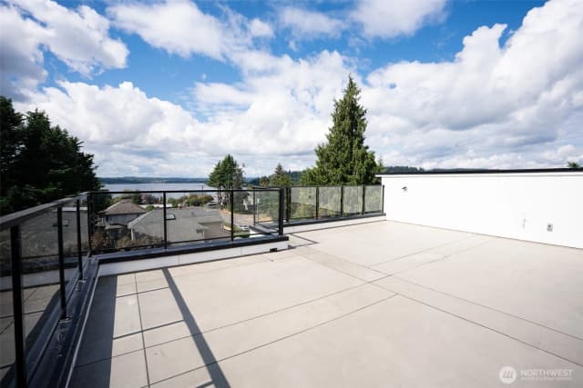 Property photo for 917 N 30th Street, Renton photo 2