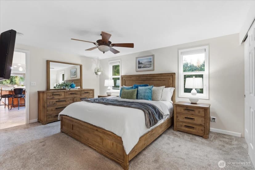 Property photo for 2053 E Beaver Lake Drive Se, Sammamish photo 24