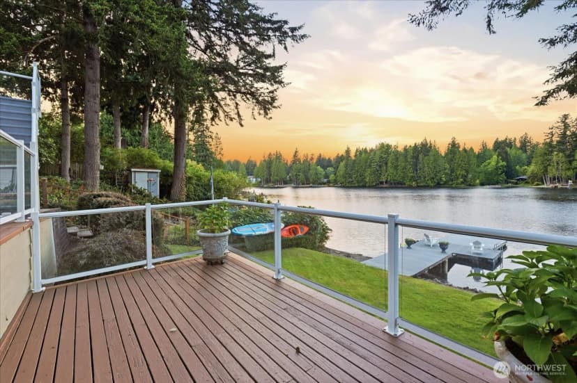 Property photo for 2053 E Beaver Lake Drive Se, Sammamish photo 9