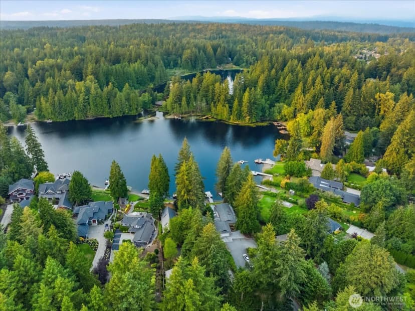 Property photo for 2053 E Beaver Lake Drive Se, Sammamish photo 5