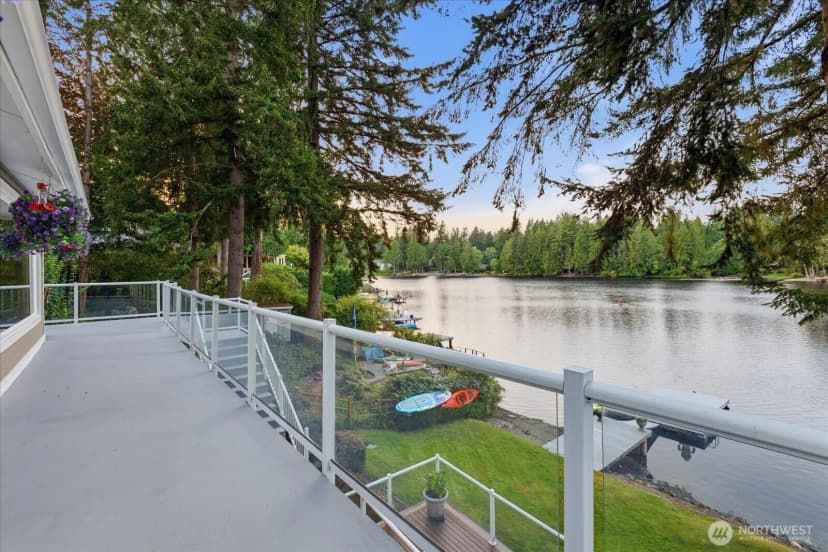 Property photo for 2053 E Beaver Lake Drive Se, Sammamish photo 7