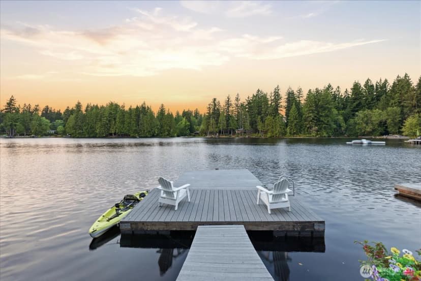 Property photo for 2053 E Beaver Lake Drive Se, Sammamish photo 3