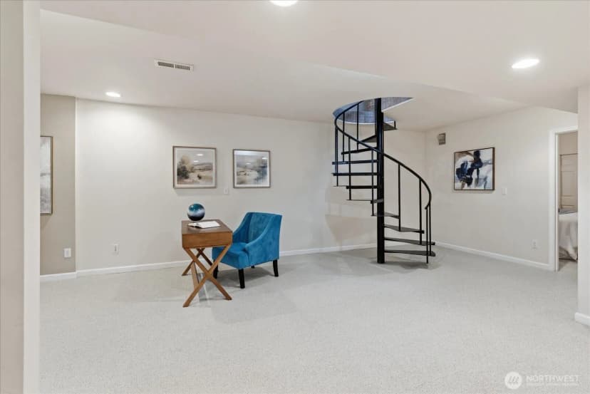 Property photo for 2053 E Beaver Lake Drive Se, Sammamish photo 34