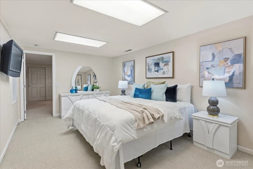Property photo for 2053 E Beaver Lake Drive Se, Sammamish photo 36