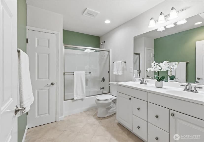 Property photo for 2053 E Beaver Lake Drive Se, Sammamish photo 37