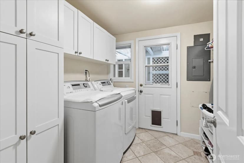 Property photo for 2053 E Beaver Lake Drive Se, Sammamish photo 29