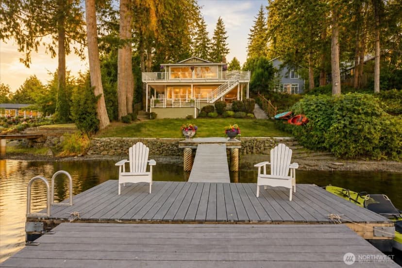Property photo for 2053 E Beaver Lake Drive Se, Sammamish photo 2