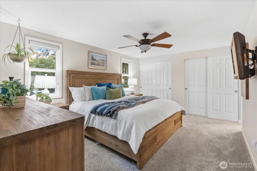 Property photo for 2053 E Beaver Lake Drive Se, Sammamish photo 25