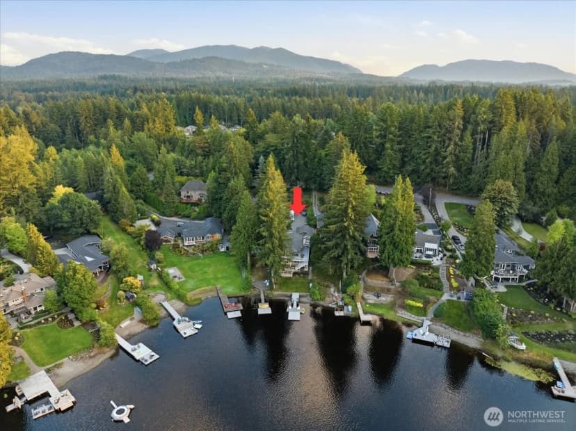 Property photo for 2053 E Beaver Lake Drive Se, Sammamish photo 4