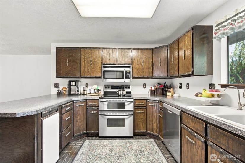 Property photo for 6087 Sunset Ave Ne, Bremerton photo 13