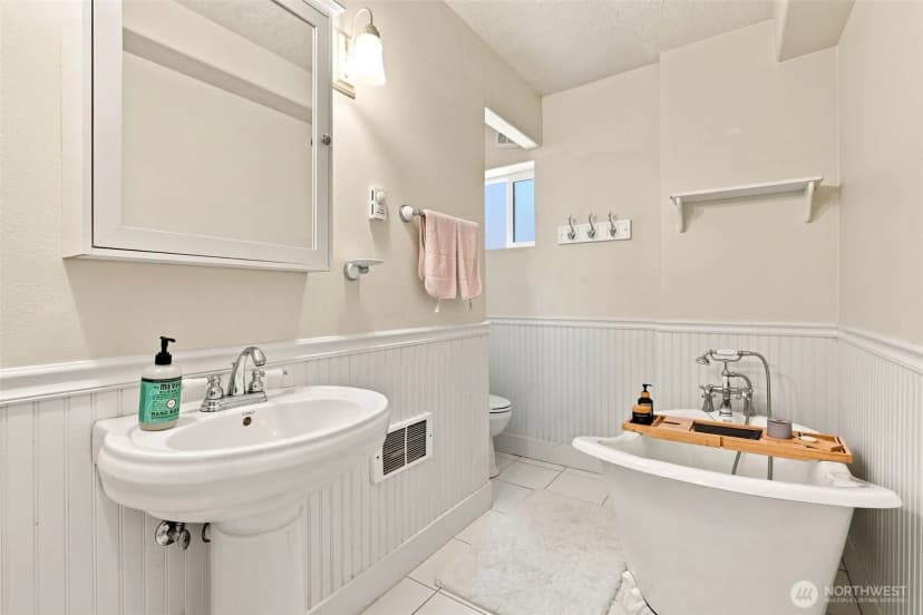 Property photo for 6087 Sunset Ave Ne, Bremerton photo 26