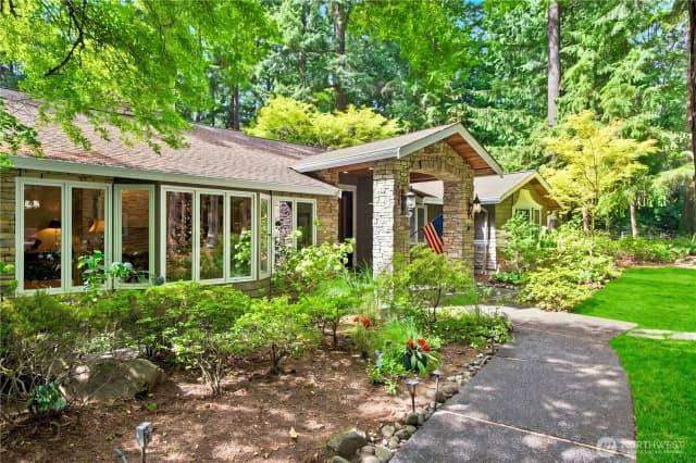 Property photo for 2853 134th Ave Ne, Bellevue photo 2