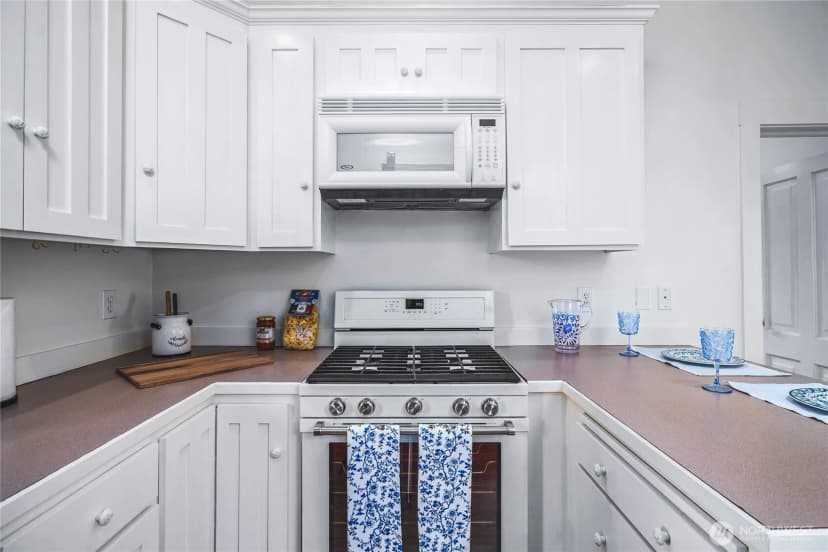 Property photo for 1517 6th Street, Anacortes photo 10